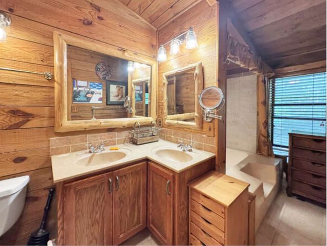 268 Sugar Maple Dr, Dover, TN 37058