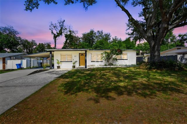 8017 CARDINAL DRIVE, Tampa, FL 33617