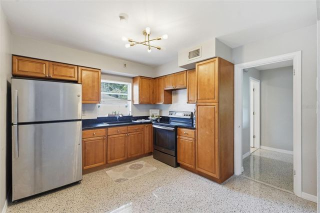 8017 CARDINAL DRIVE, Tampa, FL 33617