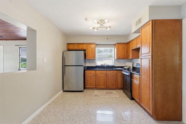 8017 CARDINAL DRIVE, Tampa, FL 33617