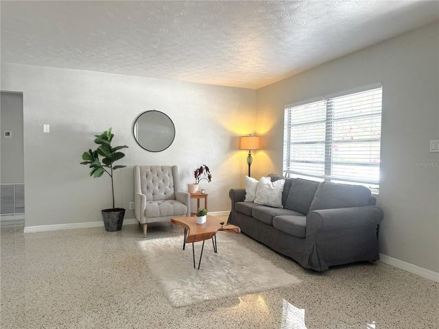 8017 CARDINAL DRIVE, Tampa, FL 33617