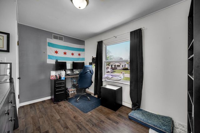 133 N Delaware Street, Hobart, IN 46342