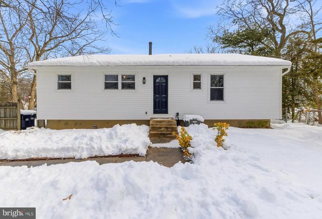 16 E WOODBURN AVE, Pine Hill, NJ 08021