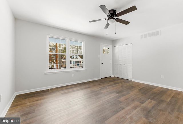 16 E WOODBURN AVE, Pine Hill, NJ 08021