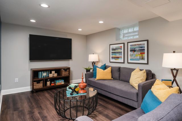 2724 Utica Avenue S, Saint Louis Park, MN 55416