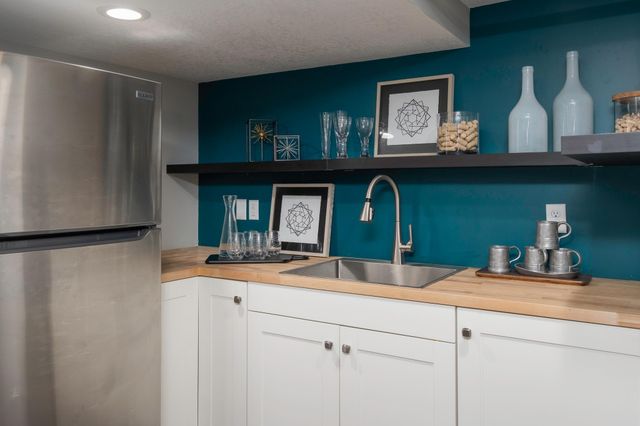 2724 Utica Avenue S, Saint Louis Park, MN 55416