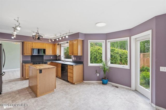 2416 Brook Hill Circle, Anchorage, AK 99516