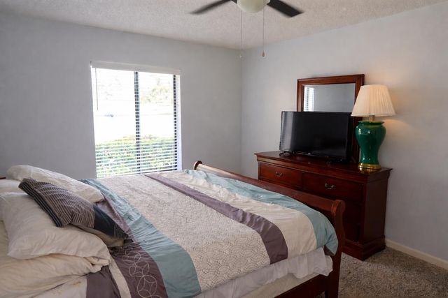 1118 Green Pine Boulevard B1, West Palm Beach, FL 33409