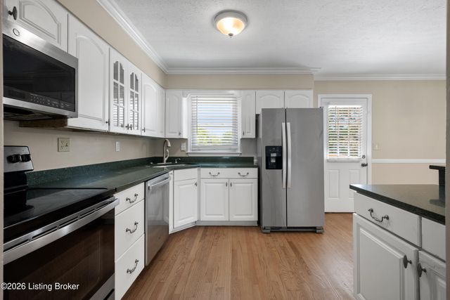 9212 Foxtail Ct, Crestwood, KY 40014