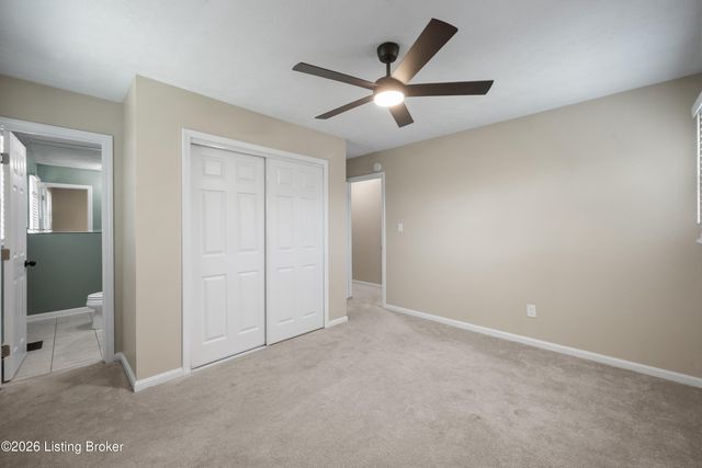 9212 Foxtail Ct, Crestwood, KY 40014