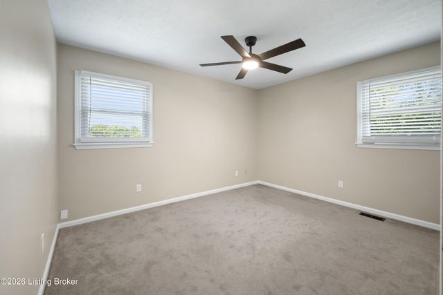 9212 Foxtail Ct, Crestwood, KY 40014