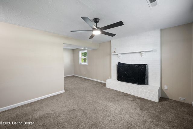 9212 Foxtail Ct, Crestwood, KY 40014