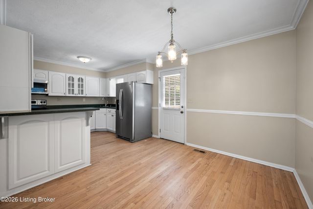 9212 Foxtail Ct, Crestwood, KY 40014