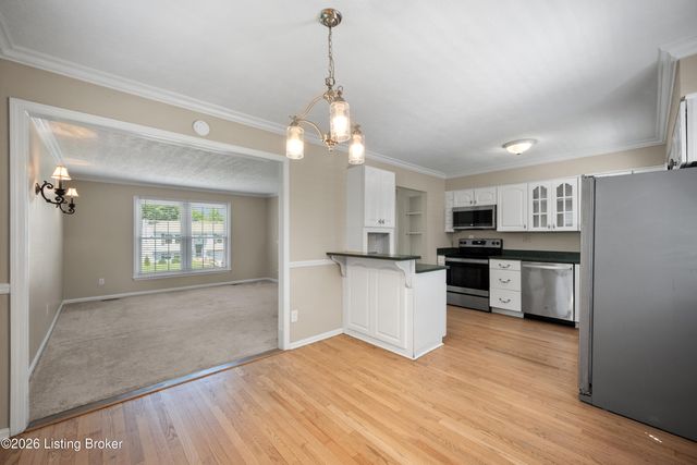 9212 Foxtail Ct, Crestwood, KY 40014