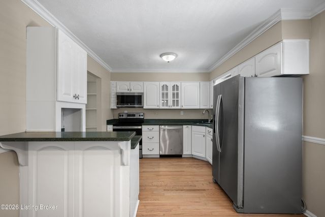 9212 Foxtail Ct, Crestwood, KY 40014