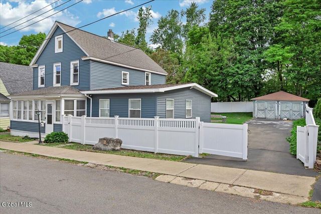 2115 Colgate Place, Schenectady, NY 12304