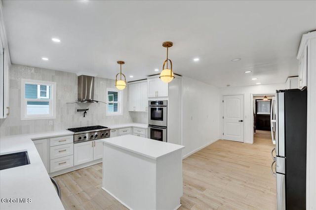 2115 Colgate Place, Schenectady, NY 12304