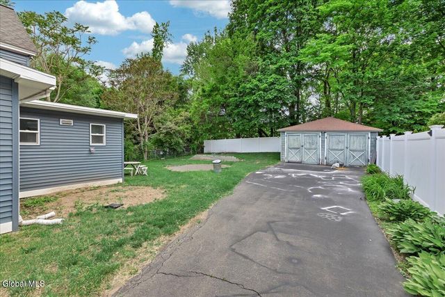 2115 Colgate Place, Schenectady, NY 12304