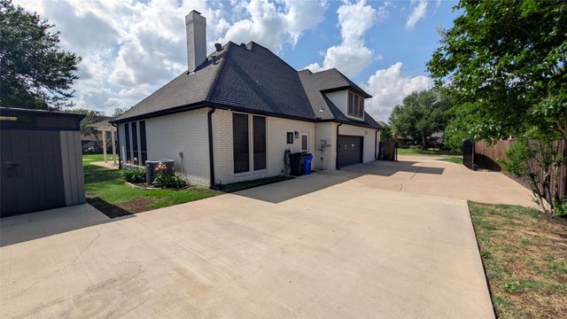 1616 Village Trail, Keller, TX 76248