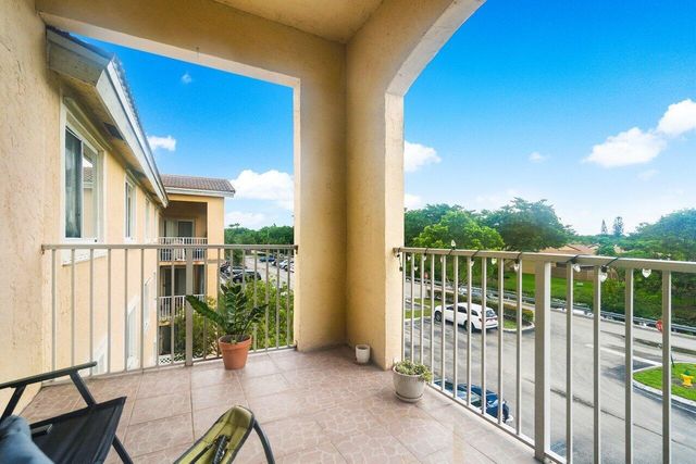 2620 S University Drive 309, Davie, FL 33328