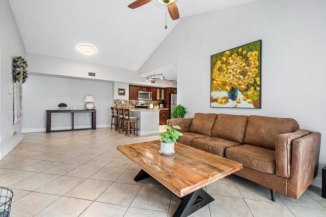 2620 S University Drive 309, Davie, FL 33328