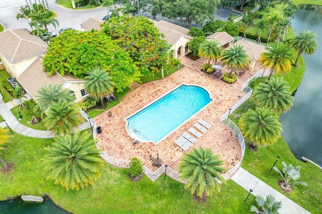 2620 S University Drive 309, Davie, FL 33328