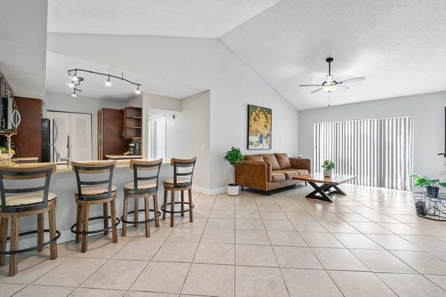 2620 S University Drive 309, Davie, FL 33328