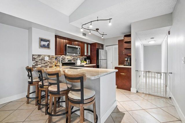 2620 S University Drive 309, Davie, FL 33328