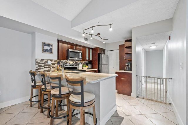 2620 S University Drive 309, Davie, FL 33328