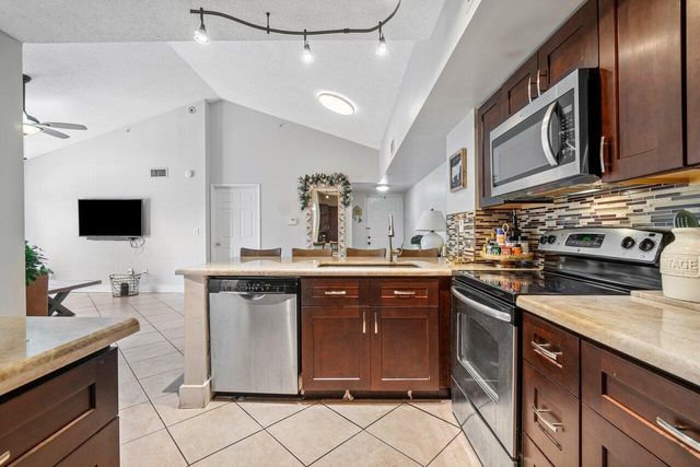 2620 S University Drive 309, Davie, FL 33328