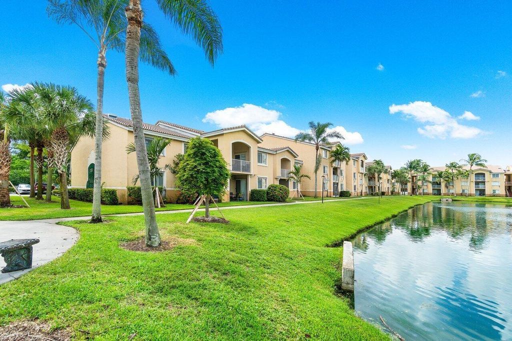 2620 S University Drive 309, Davie, FL 33328