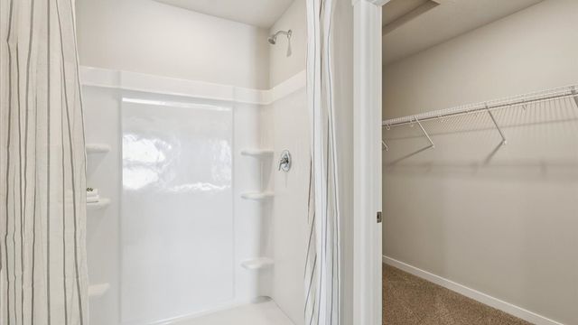 2783 Cecelia Drive, Hiawatha, IA 52233