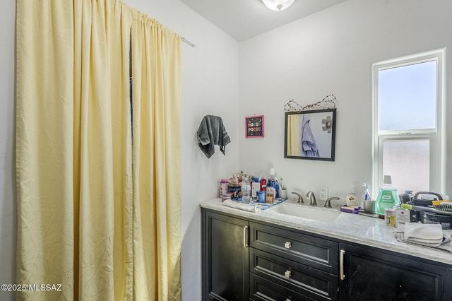 6631 W Lazy H, Tucson, AZ 85757