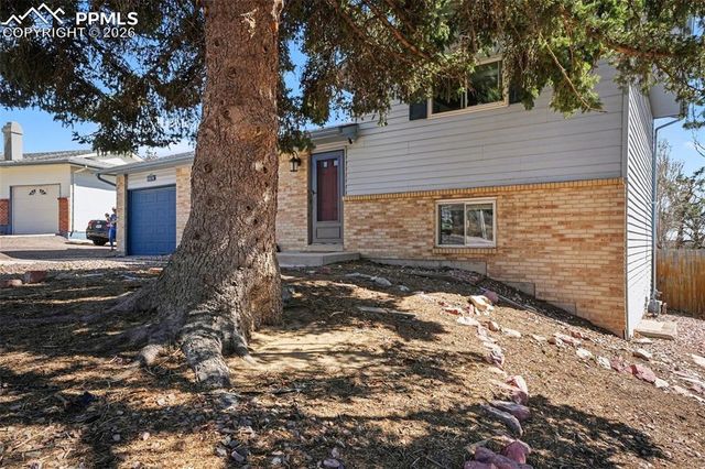 5465 Escondido Drive, Colorado Springs, CO 80918