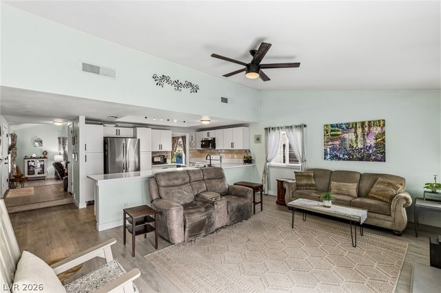 4476 Sunny Dunes Drive, Las Vegas, NV 89121