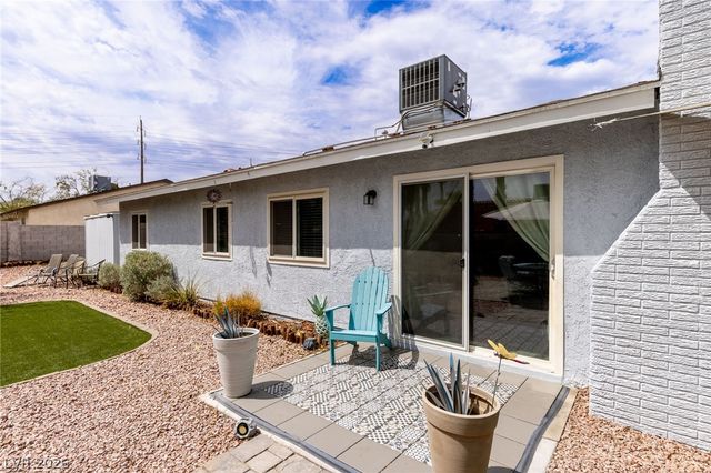 4476 Sunny Dunes Drive, Las Vegas, NV 89121