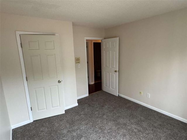 875 Eagle Creek Dr., Lawrenceville, GA 30044