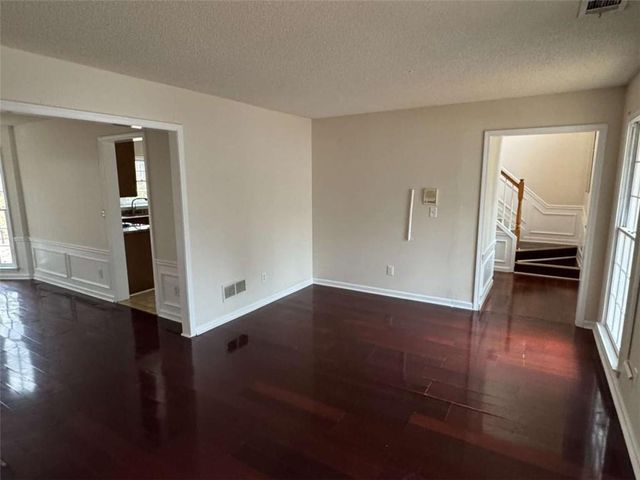 875 Eagle Creek Dr., Lawrenceville, GA 30044