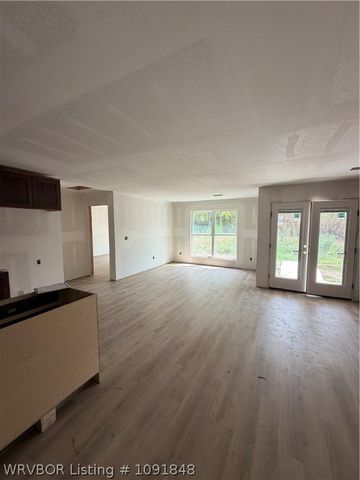 606 N Oak Street, Hackett, AR 72937
