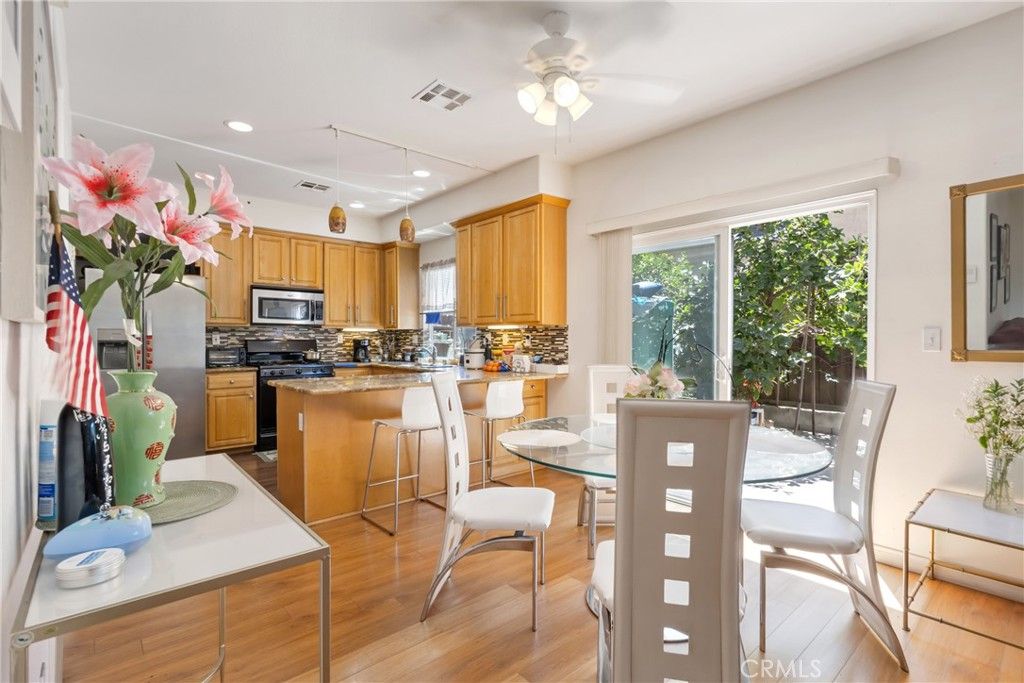 Image 11 of property listing at 14522 Day Lily, Panorama City, CA 91402