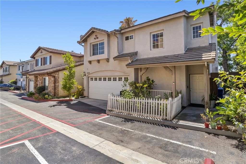 Image 3 of property listing at 14522 Day Lily, Panorama City, CA 91402