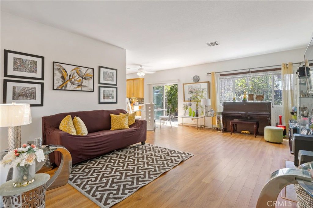 Image 9 of property listing at 14522 Day Lily, Panorama City, CA 91402