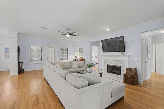 957 Century Oak Dr, Nashville, TN 37211