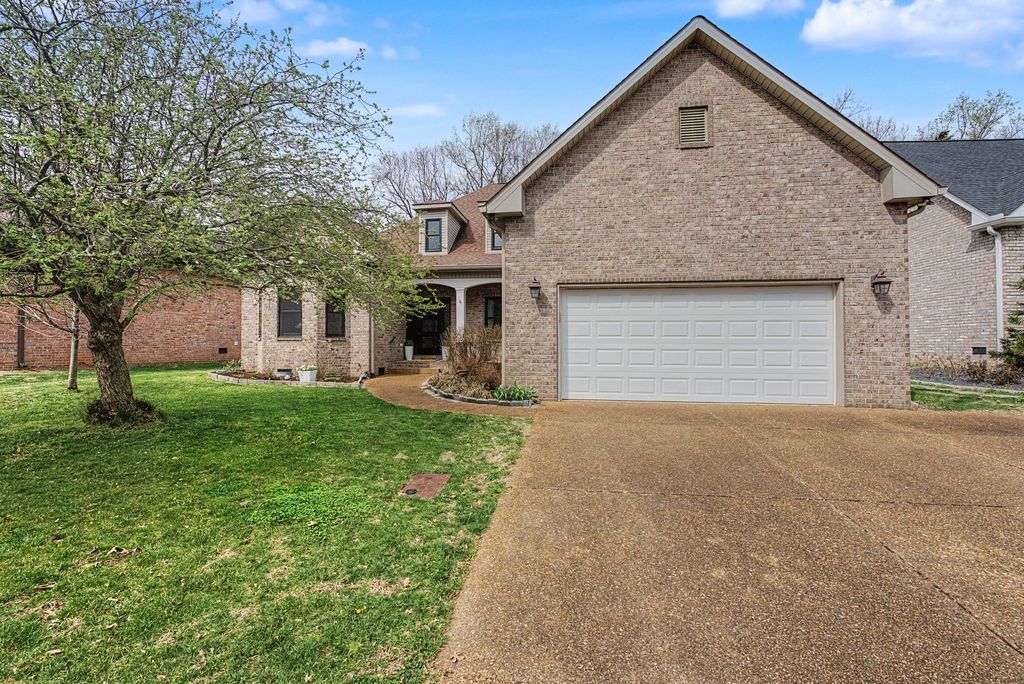 957 Century Oak Dr, Nashville, TN 37211