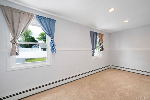 535 Outlook Avenue, West Babylon, NY 11704