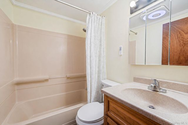 535 Outlook Avenue, West Babylon, NY 11704