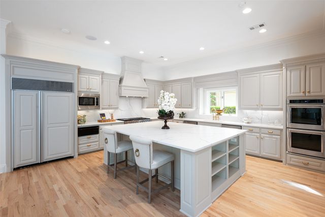 2 Manzano Circle, Dallas, TX 75230