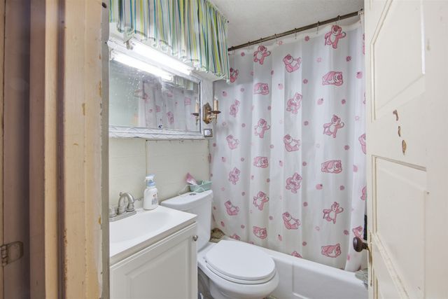 1925 W Mccormick, Wichita, KS 67213