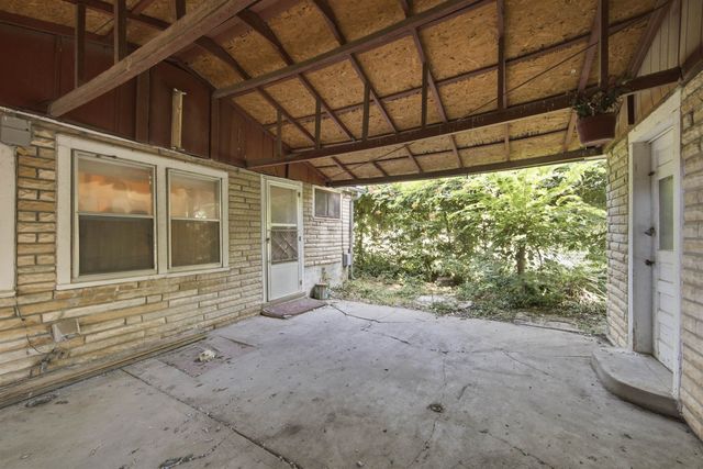 1925 W Mccormick, Wichita, KS 67213