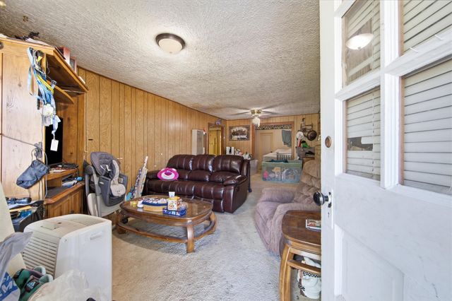 1925 W Mccormick, Wichita, KS 67213